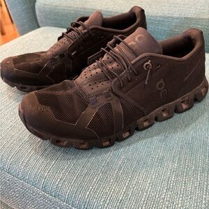 ON tennis shoes size 9